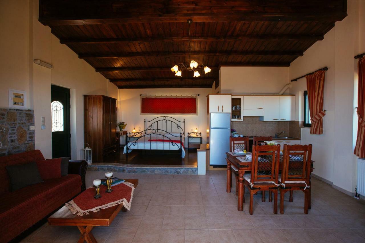 Aetovigla Guesthouse Krousonas  Eksteriør billede